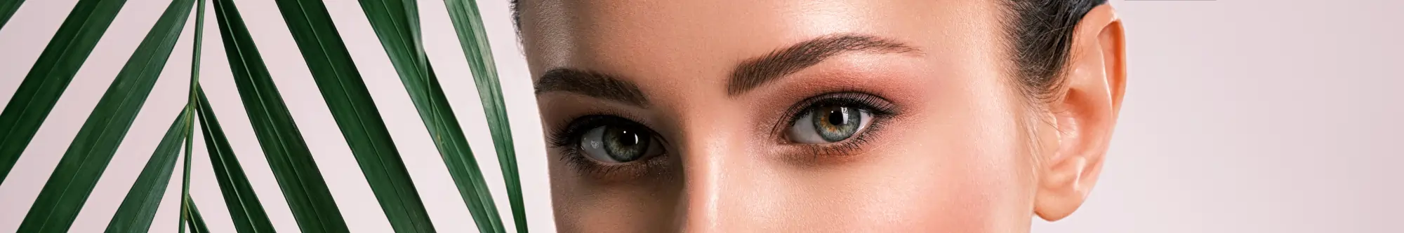 Über uns 2 Gtastyy - Kosmetikstudio - dauerhafte Haarentfernung - Permanent Make-Up - Microneedling - Hydracare Facial - Aquafacial - Medizinische Pigmentierung in Mannheim - Frau wird behandelt